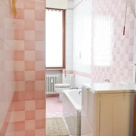 Italian Style In Centre דירה *